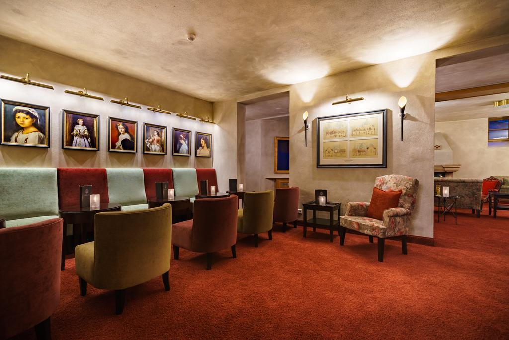 Schlosshotel Weyberhoefe Hoesbach Luaran gambar